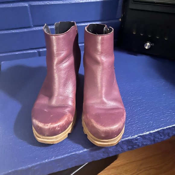 Sorel Joan of Arctic™ Wedge III Zip Ice Wine/Gum 2 - Picture 3 of 7